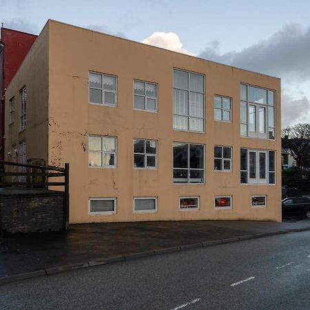 Guesthouse At The Boat Harbour Tórshavn Exterior foto